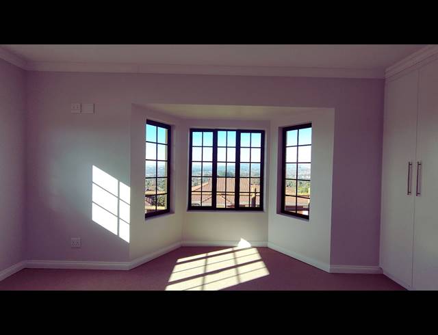 2 BEDROOM SIMPLEX FOR SALE IN EAGLE RIDGE ESTATE
